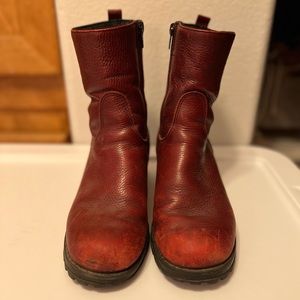 Red Santana Canada leather waterproof boots size 39 (8)!
